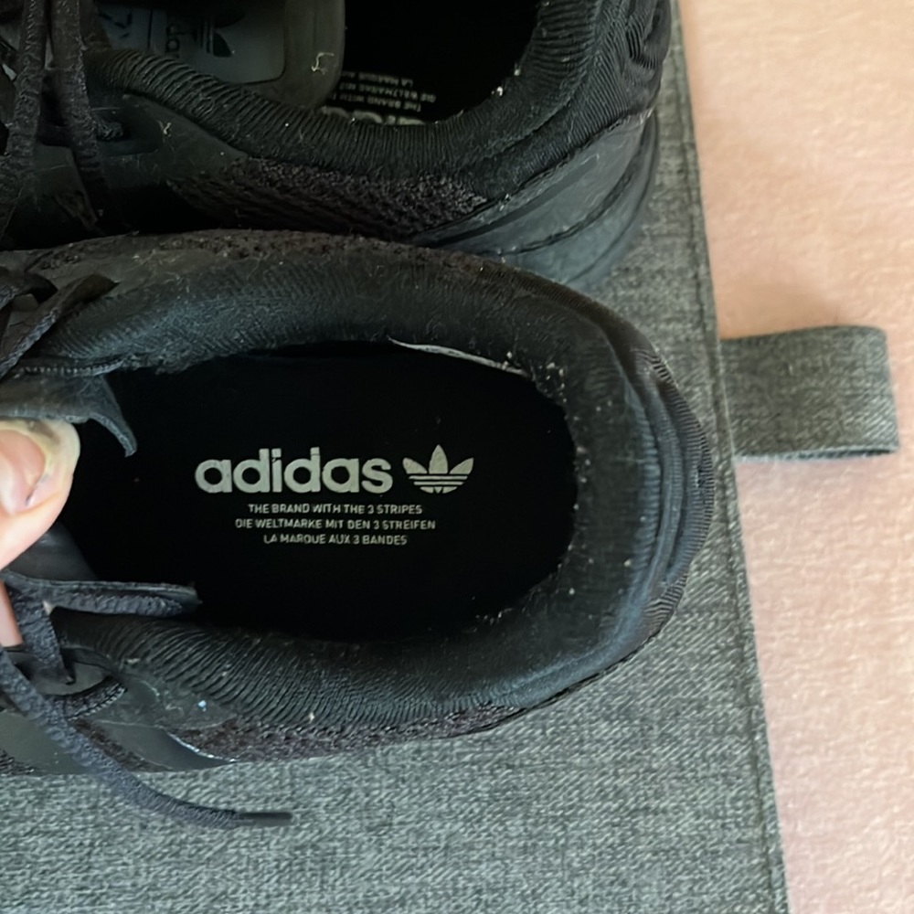Adidas - Picture 3 of 4